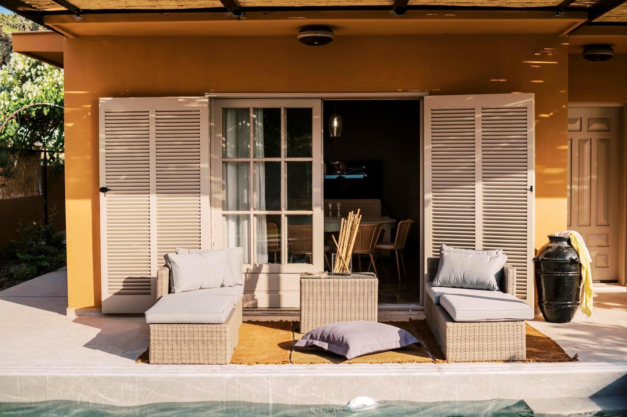 Costa-aria House *